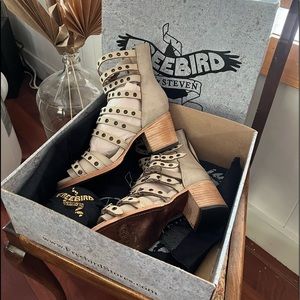 Freebird By Steven Cassandra booties